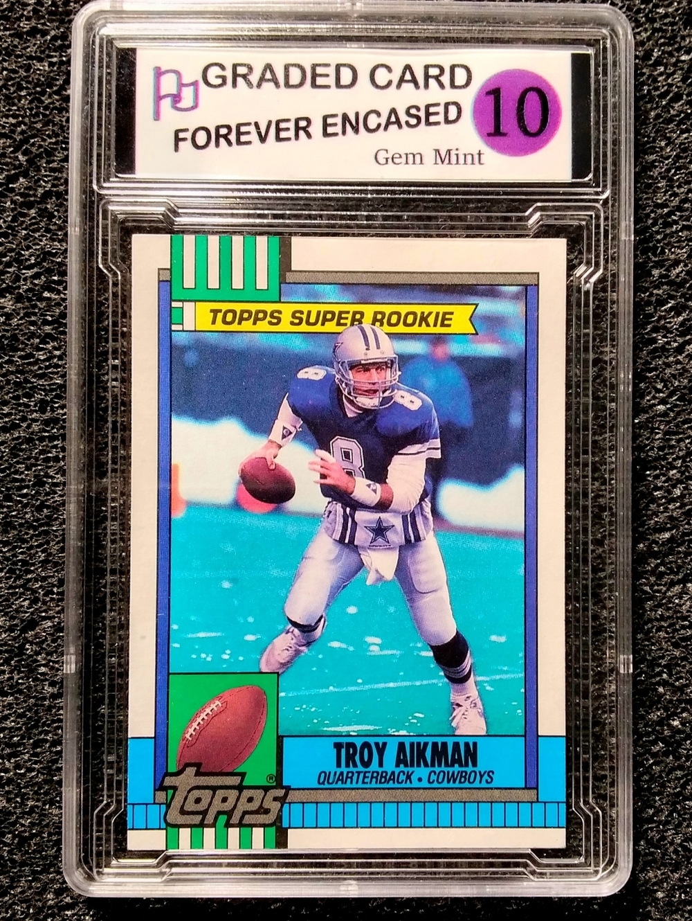 Troy Aikman Dallas Cowboys HOF Topps Football Rookie Card. Graded 10